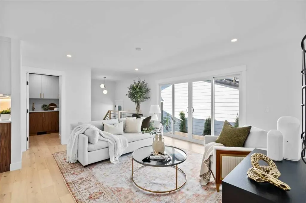 1275 Lake Sundance Crescent SE