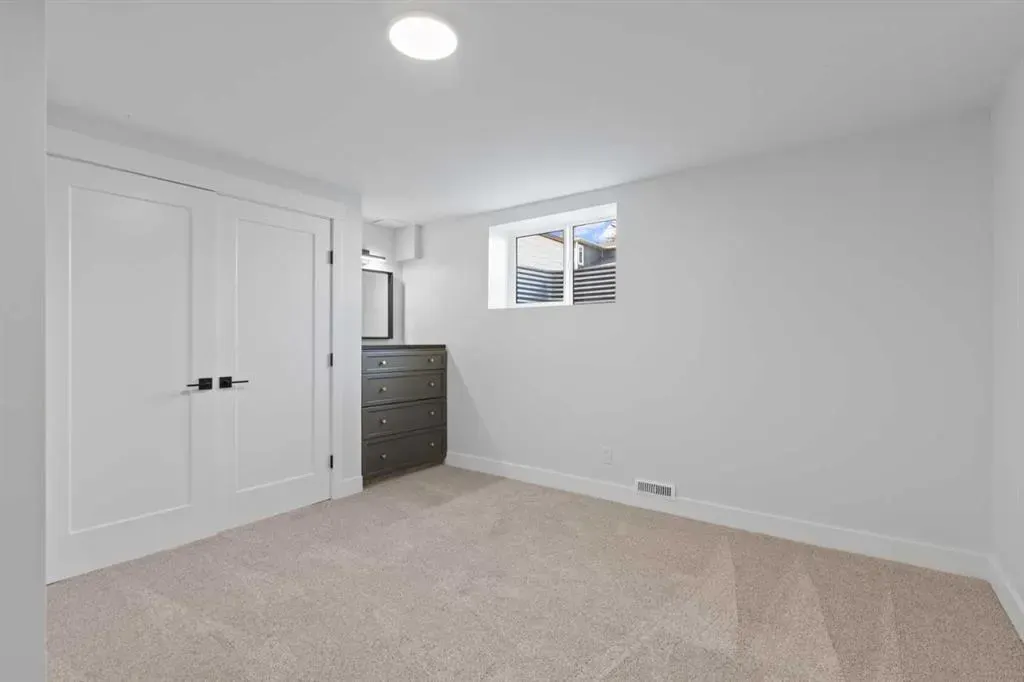 1275 Lake Sundance Crescent SE