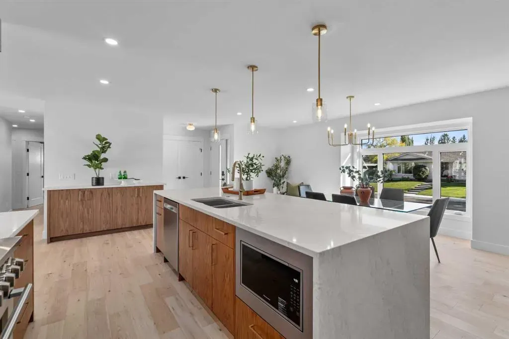 1275 Lake Sundance Crescent SE