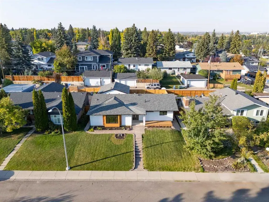 1275 Lake Sundance Crescent SE