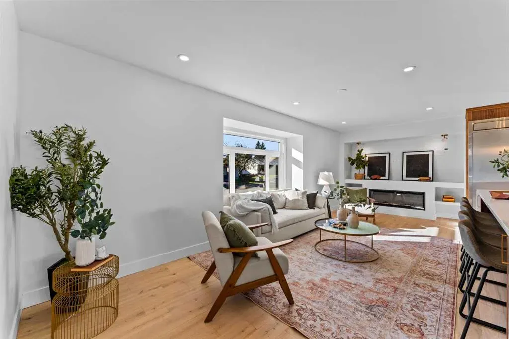 1275 Lake Sundance Crescent SE