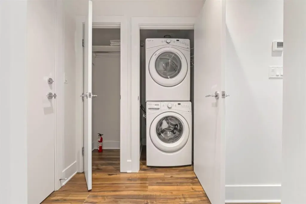 38 9 Street NE, #401