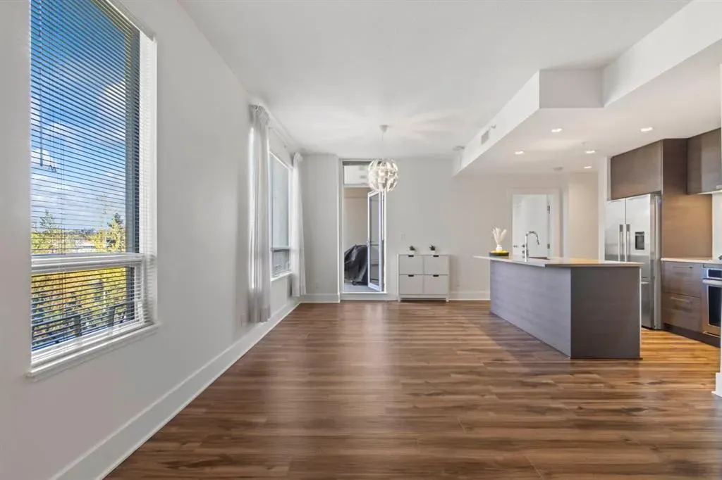 38 9 Street NE, #401