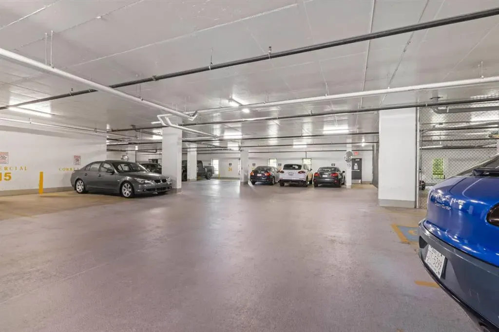 38 9 Street NE, #401