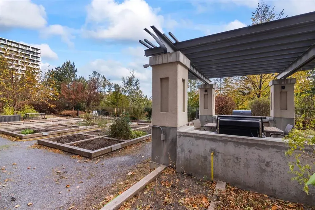 38 9 Street NE, #401