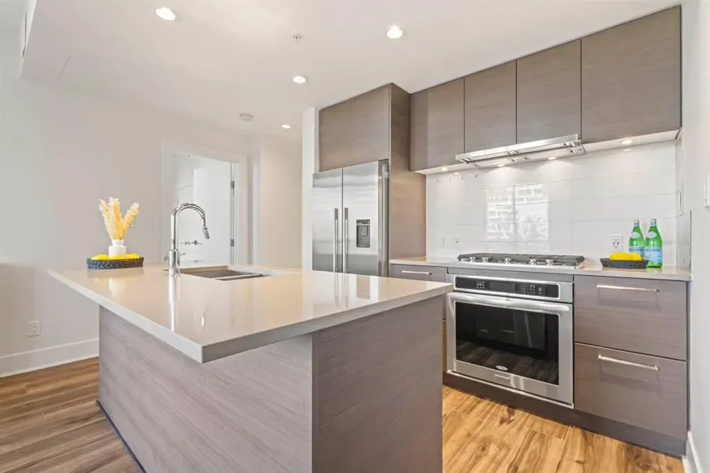 38 9 Street NE, #401