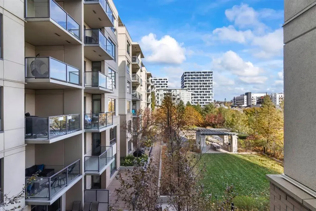 38 9 Street NE, #401