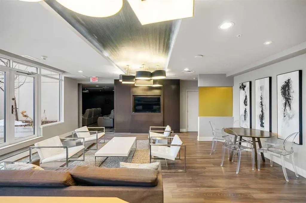 38 9 Street NE, #401