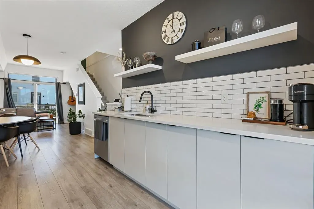 918 Walgrove Boulevard SE