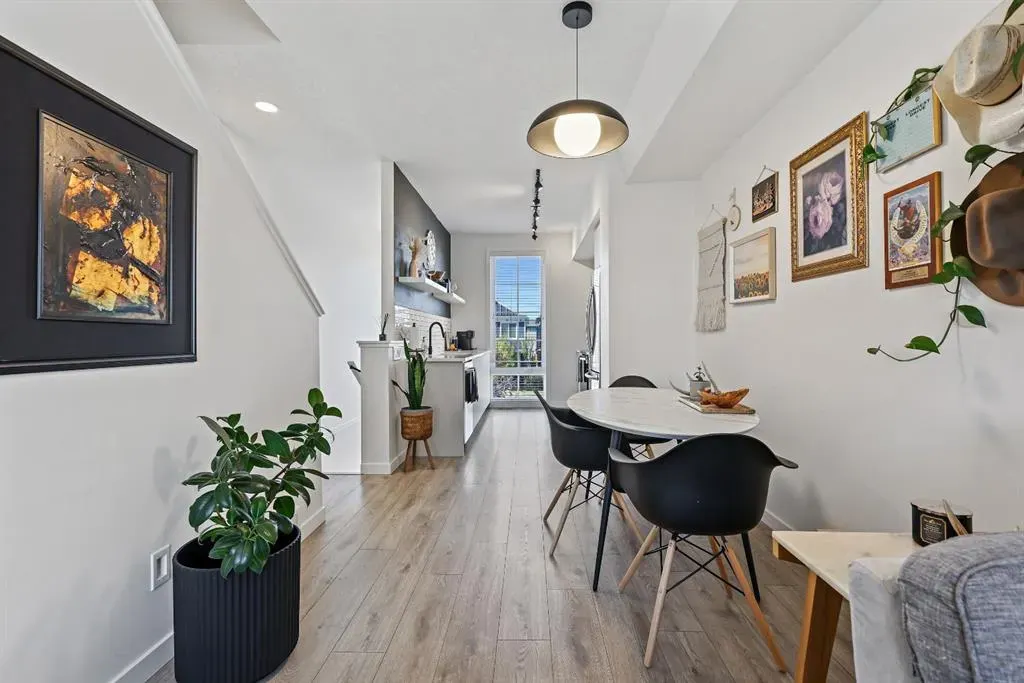 918 Walgrove Boulevard SE