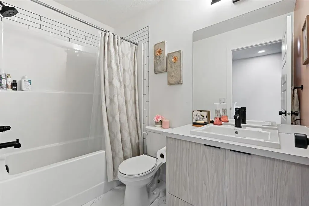 918 Walgrove Boulevard SE