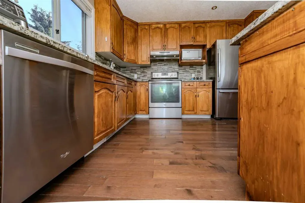 4 Del Ray Crescent NE