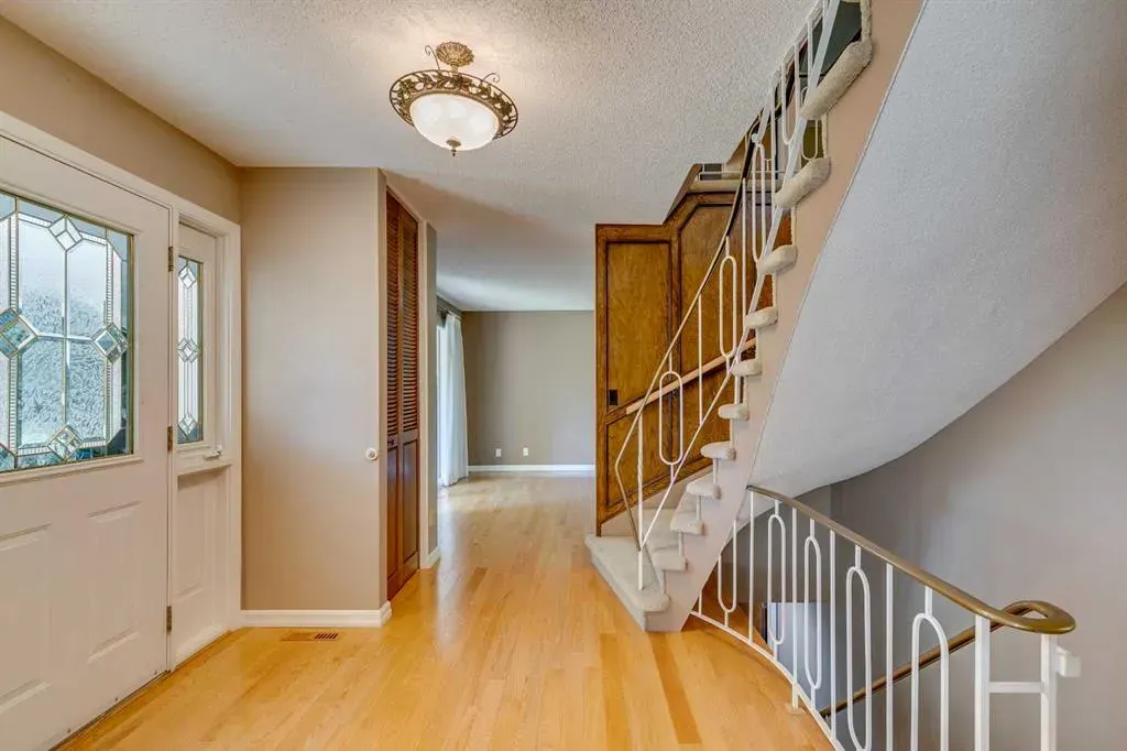 1257 Varsity Estates Road NW