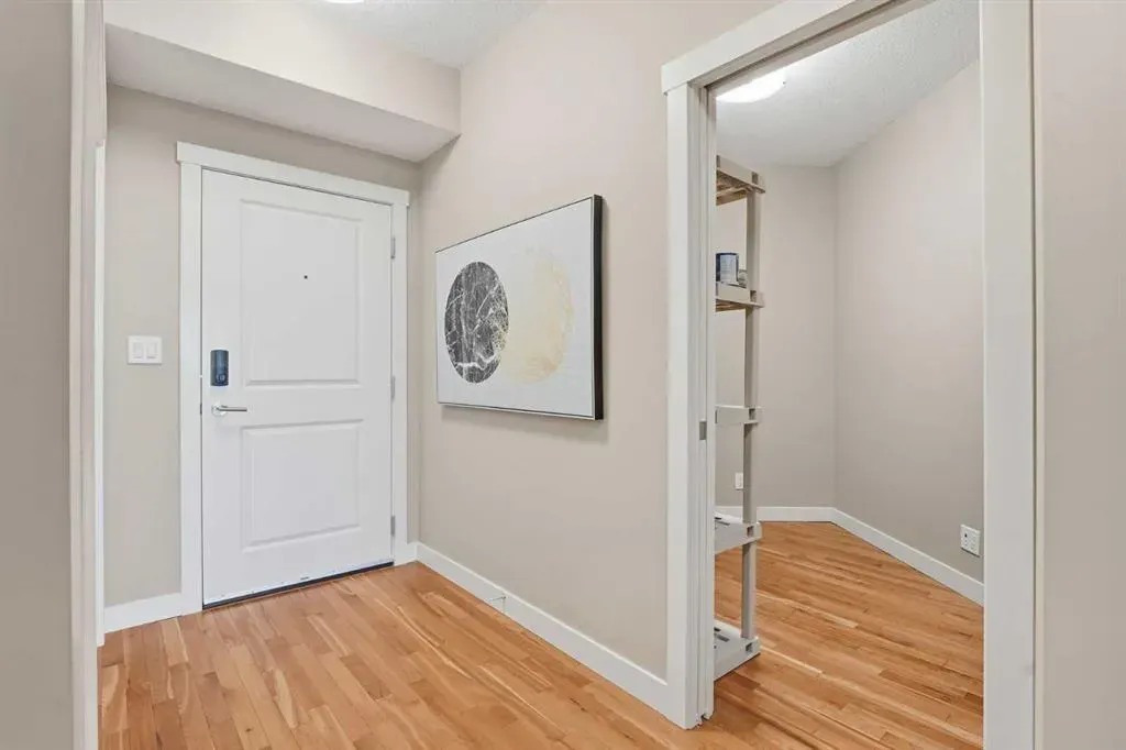 32 Varsity Estates Circle NW, #1005