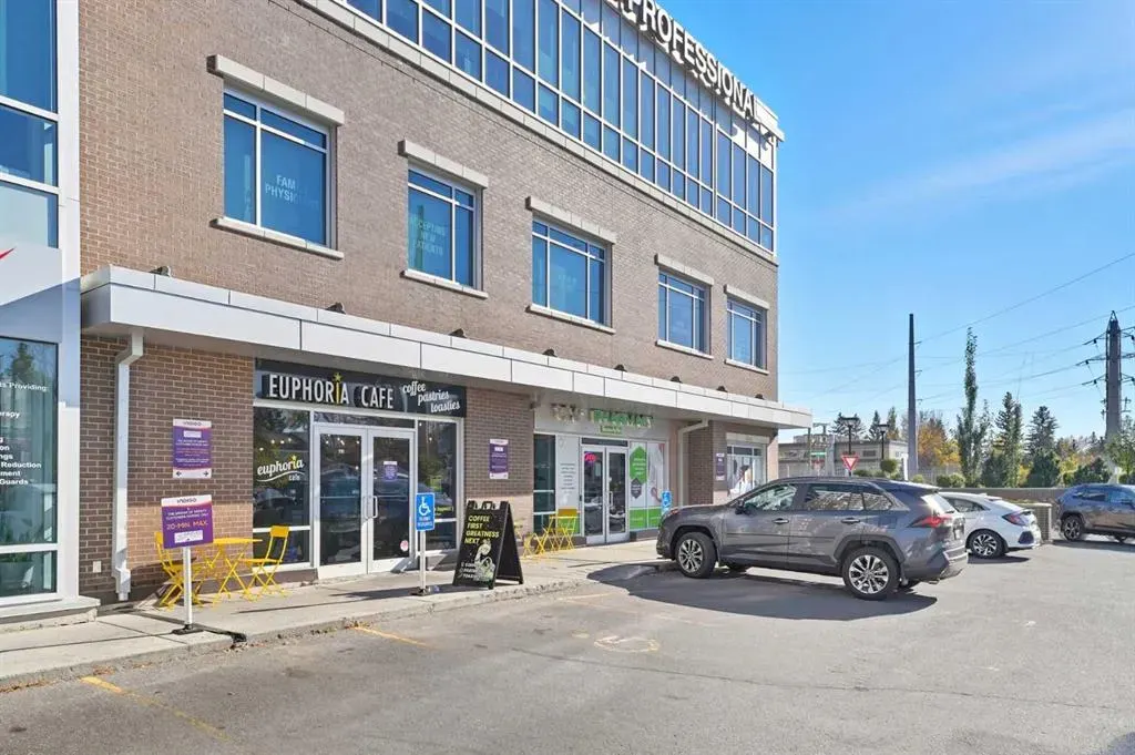 32 Varsity Estates Circle NW, #1005