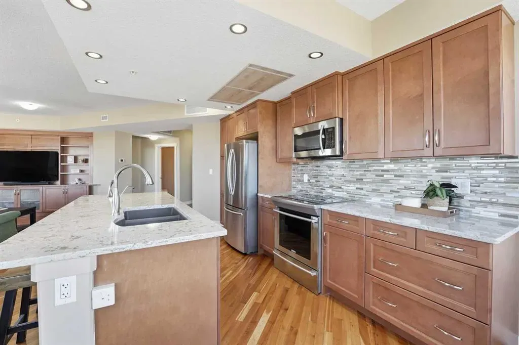 32 Varsity Estates Circle NW, #1005