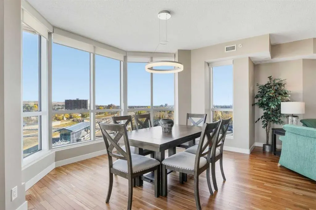 32 Varsity Estates Circle NW, #1005