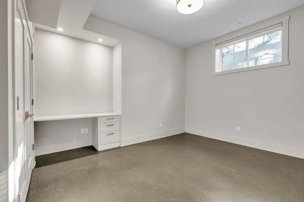 625 Britannia Drive SW