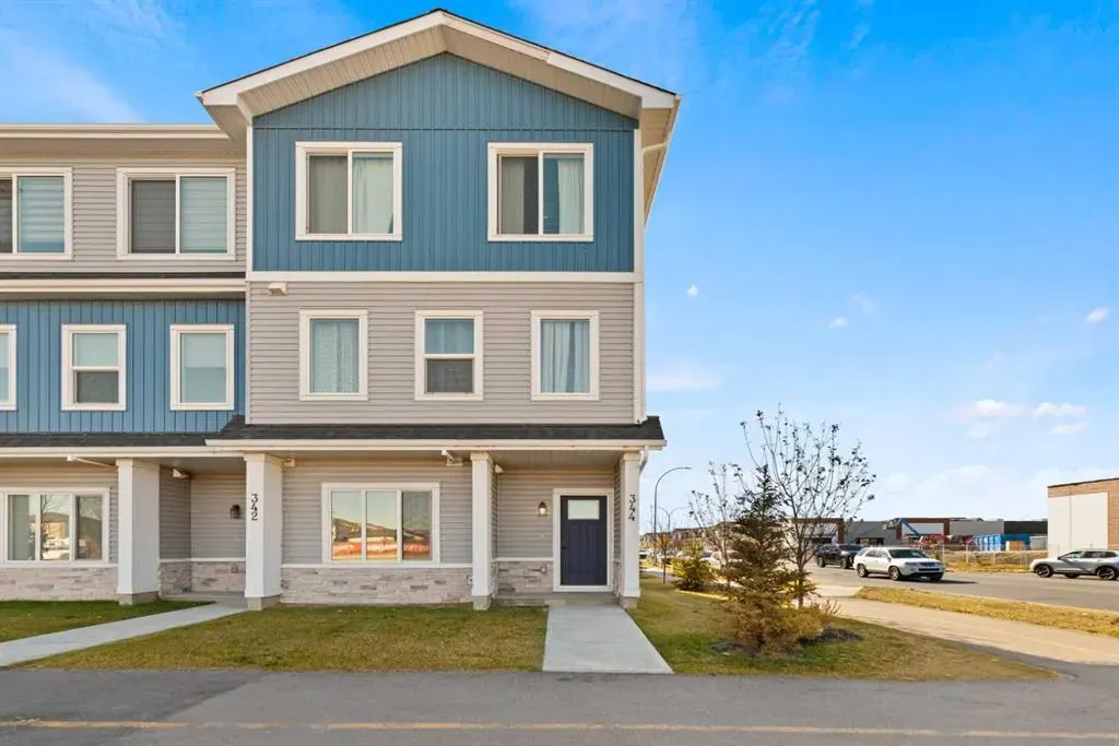 344 Corner Meadows Square NE
