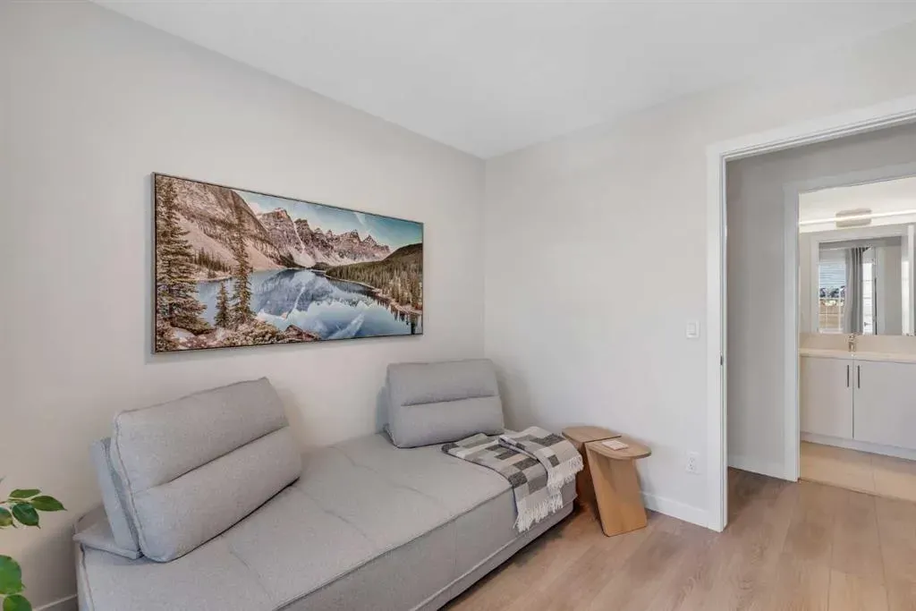 90 Savoy Landing SE