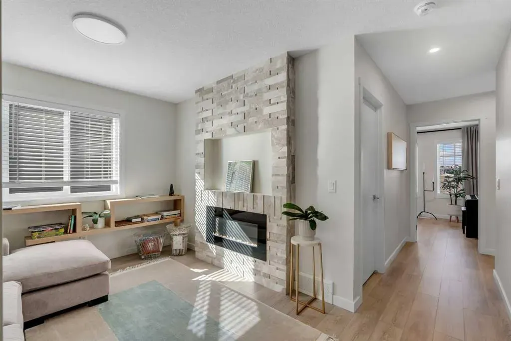 90 Savoy Landing SE