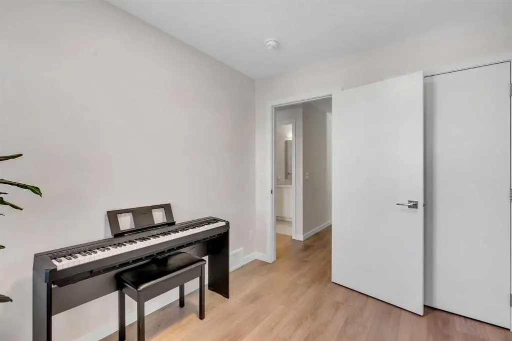 90 Savoy Landing SE