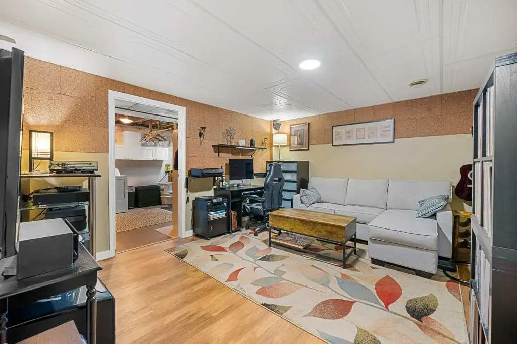 56 Shawmeadows Close SW