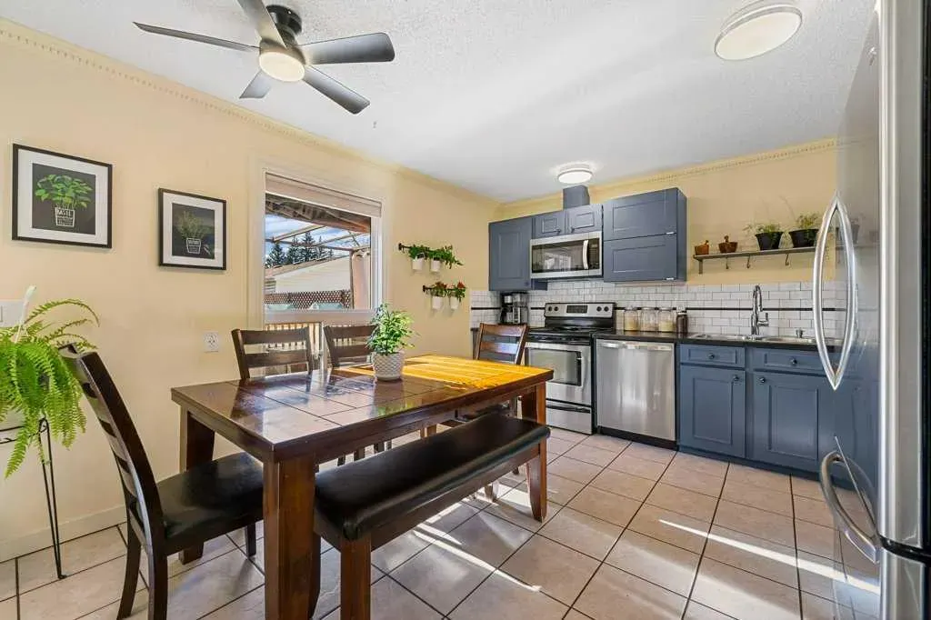 56 Shawmeadows Close SW