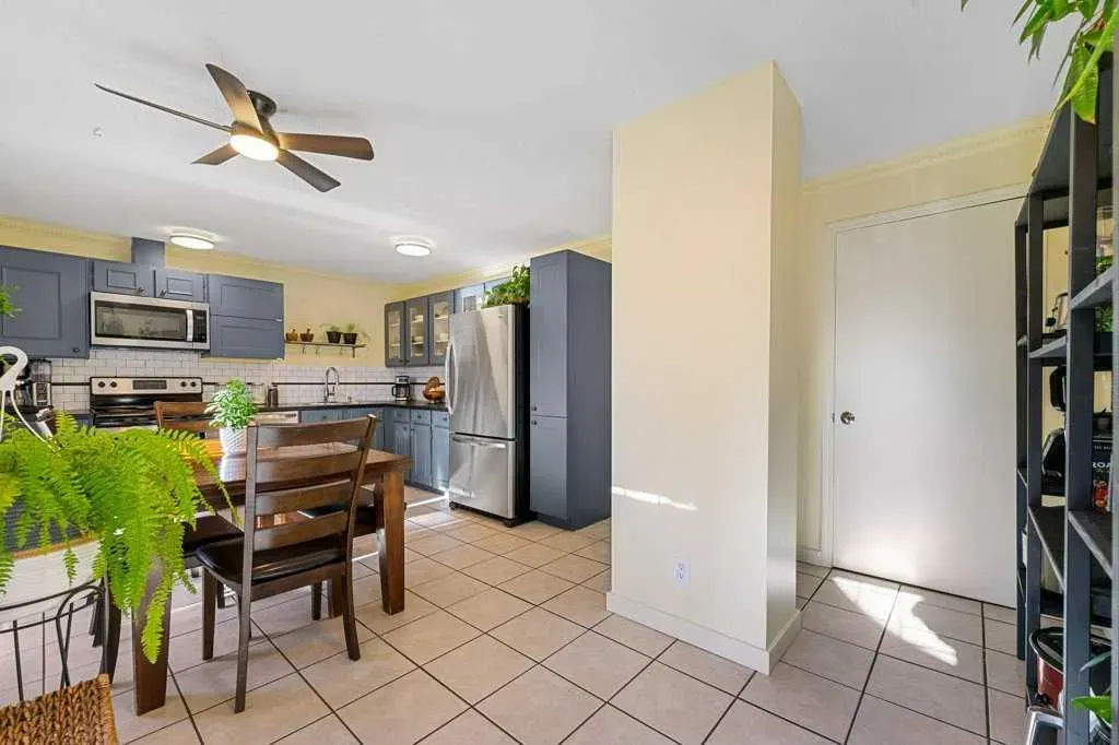 56 Shawmeadows Close SW