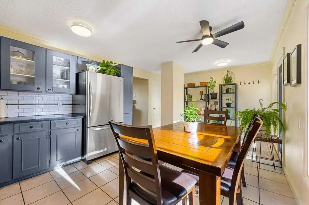 56 Shawmeadows Close SW