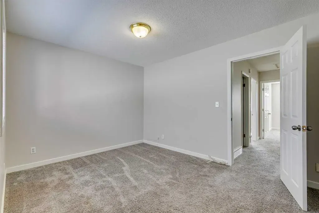 219 90 Avenue SE, #52