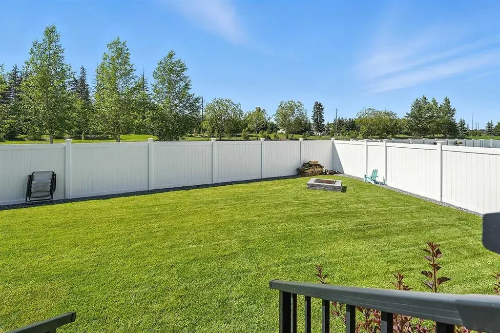 84 Emmett Crescent