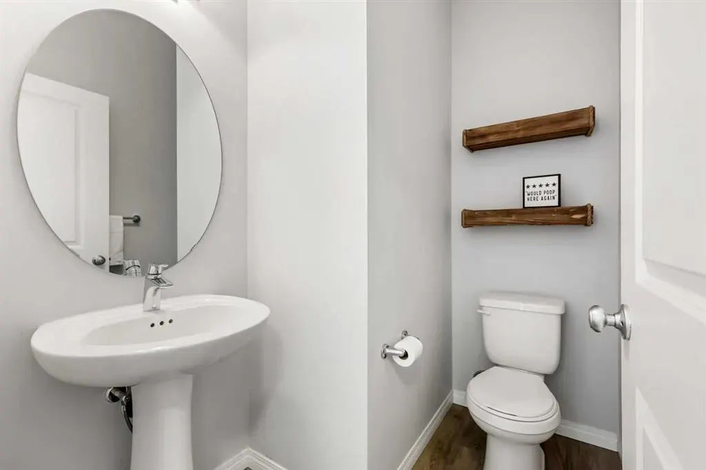 76 Legacy Glen Row SE