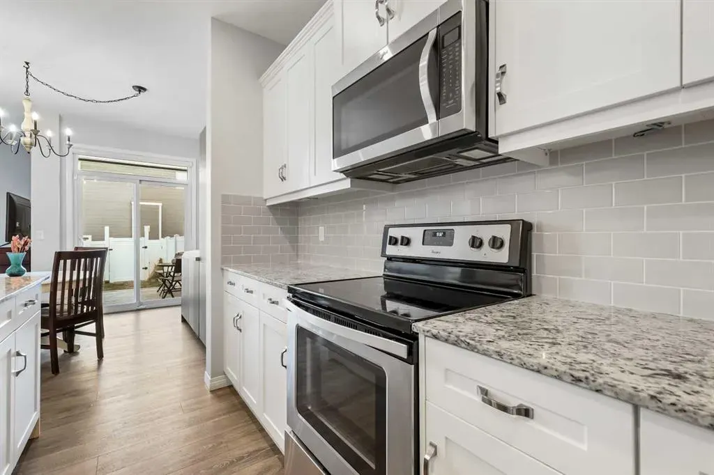 76 Legacy Glen Row SE