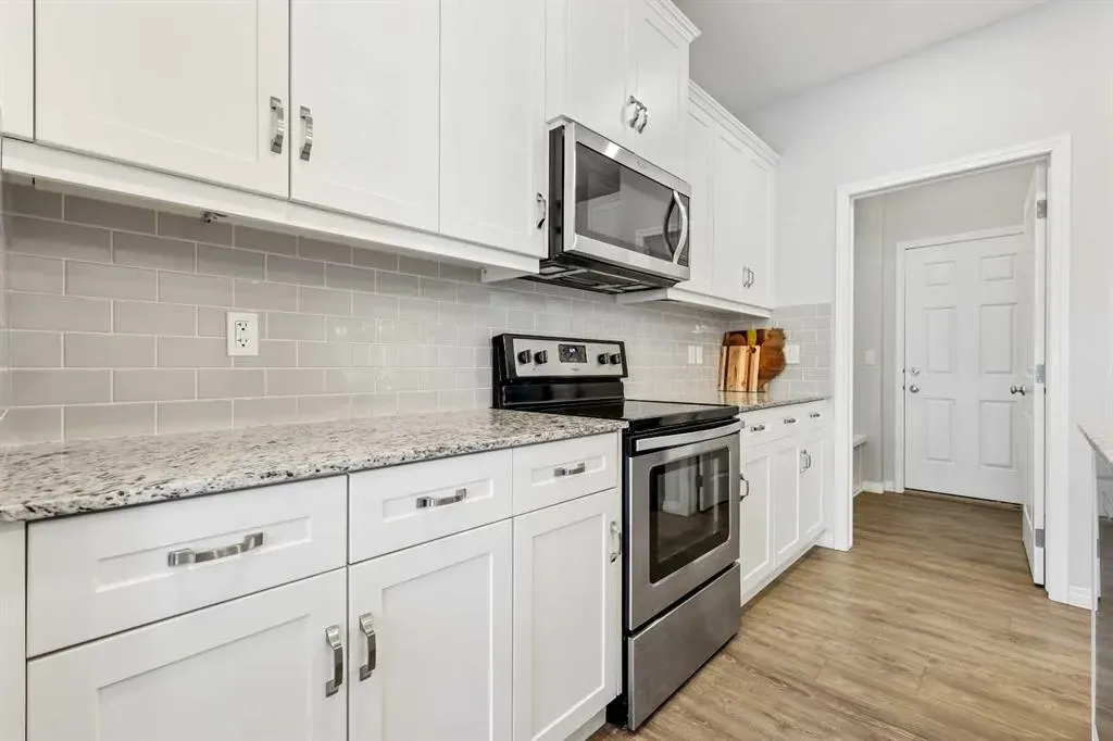 76 Legacy Glen Row SE