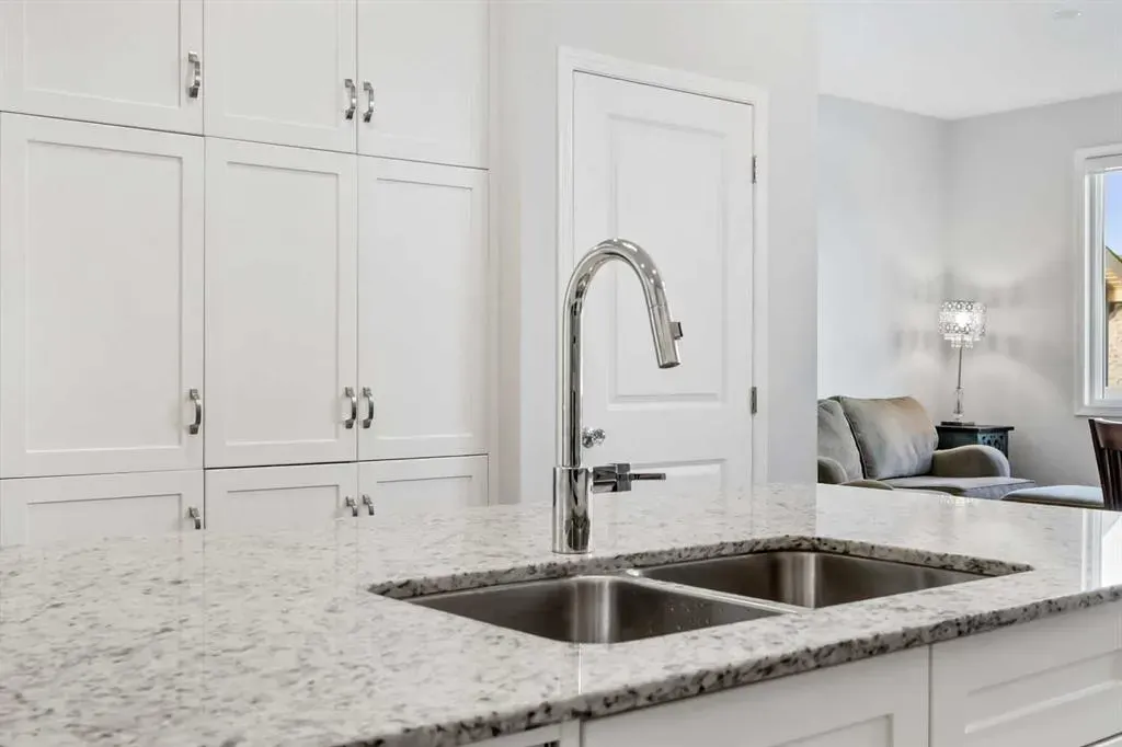 76 Legacy Glen Row SE