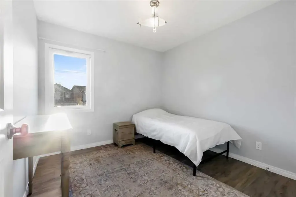 76 Legacy Glen Row SE