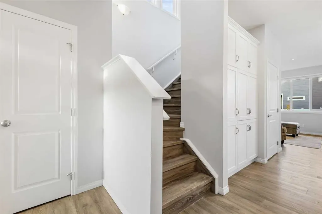 76 Legacy Glen Row SE