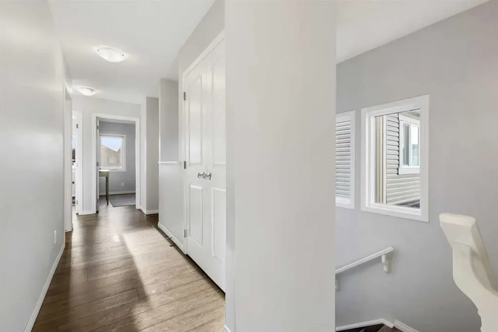 76 Legacy Glen Row SE