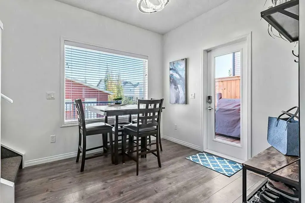 111 Drake Landing Loop