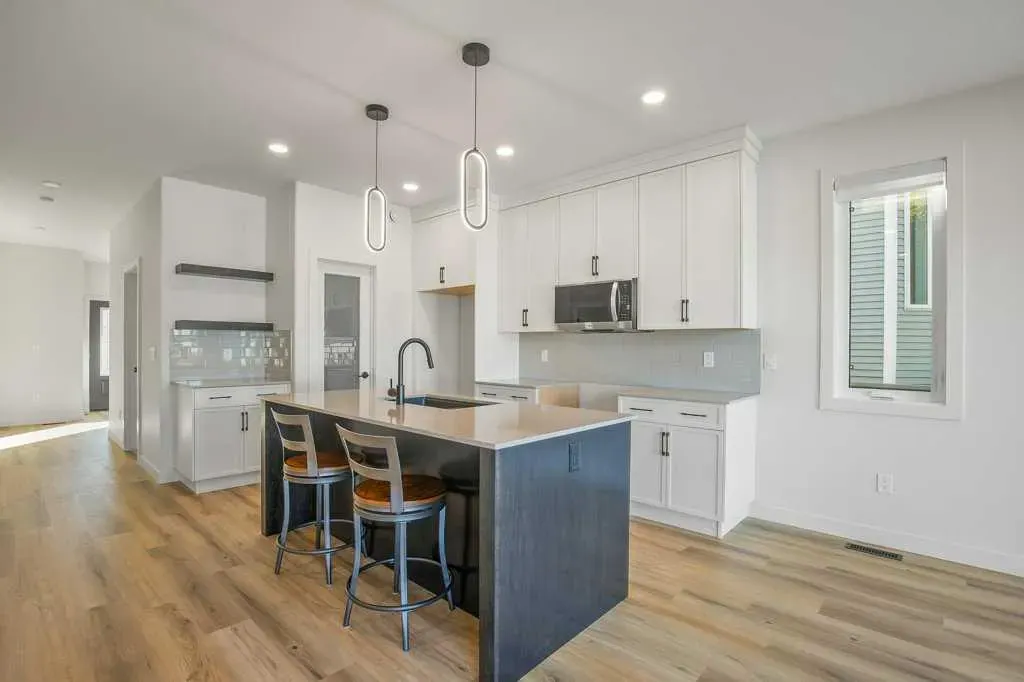 151 Cedar Square