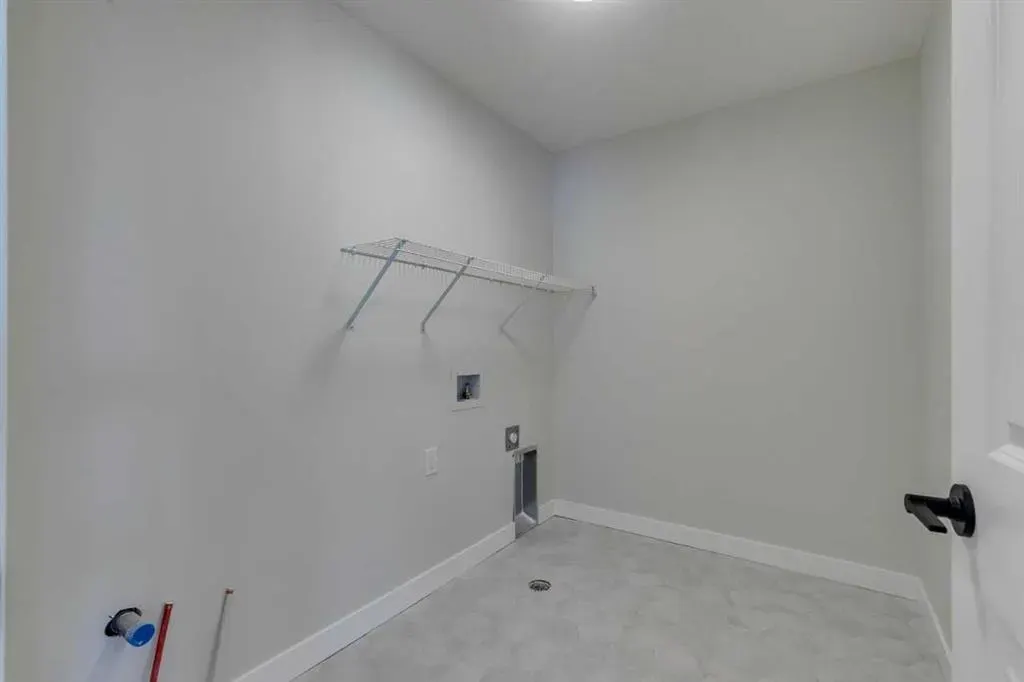 92 Amblefield Grove NW