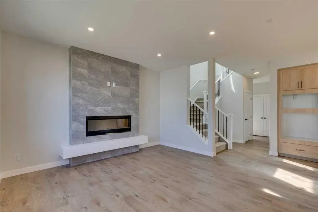 92 Amblefield Grove NW
