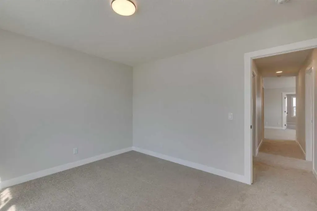 92 Amblefield Grove NW
