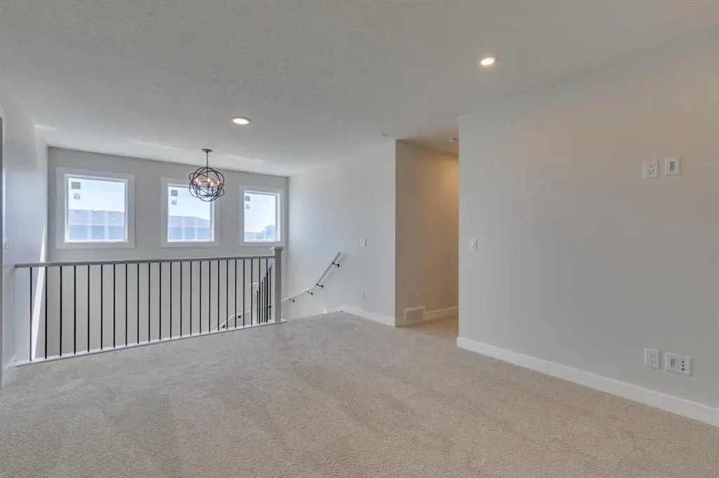92 Amblefield Grove NW