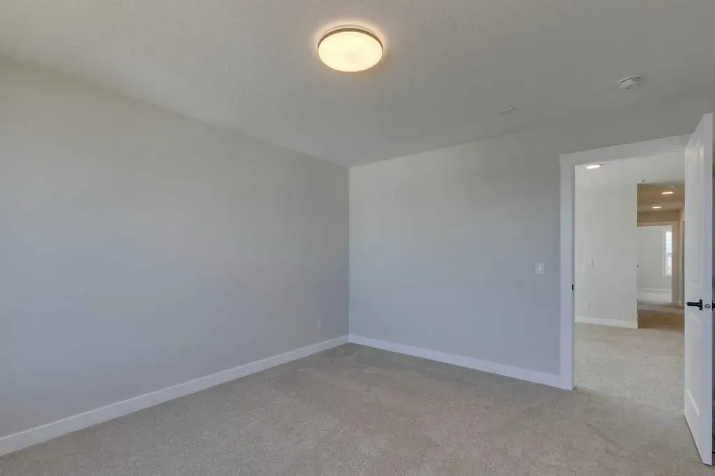 92 Amblefield Grove NW