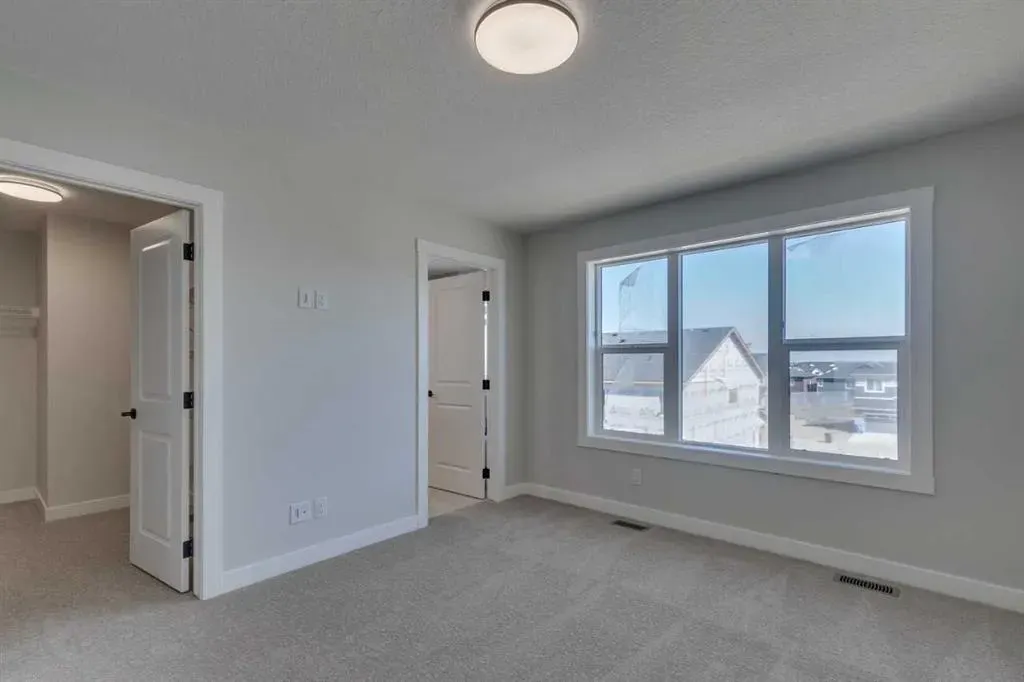 92 Amblefield Grove NW