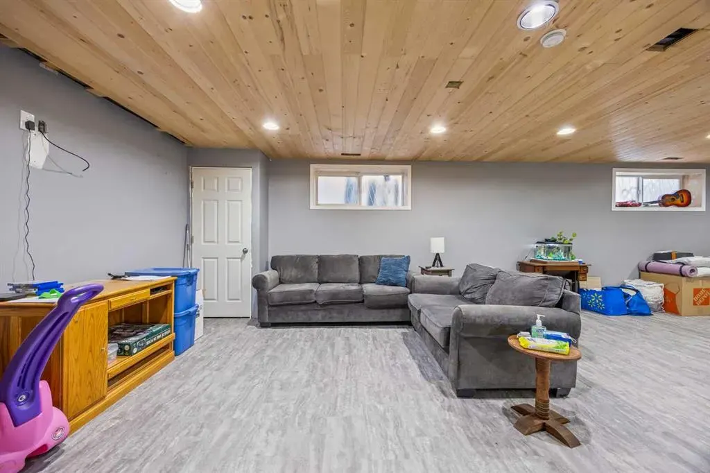 303 Westmount Court