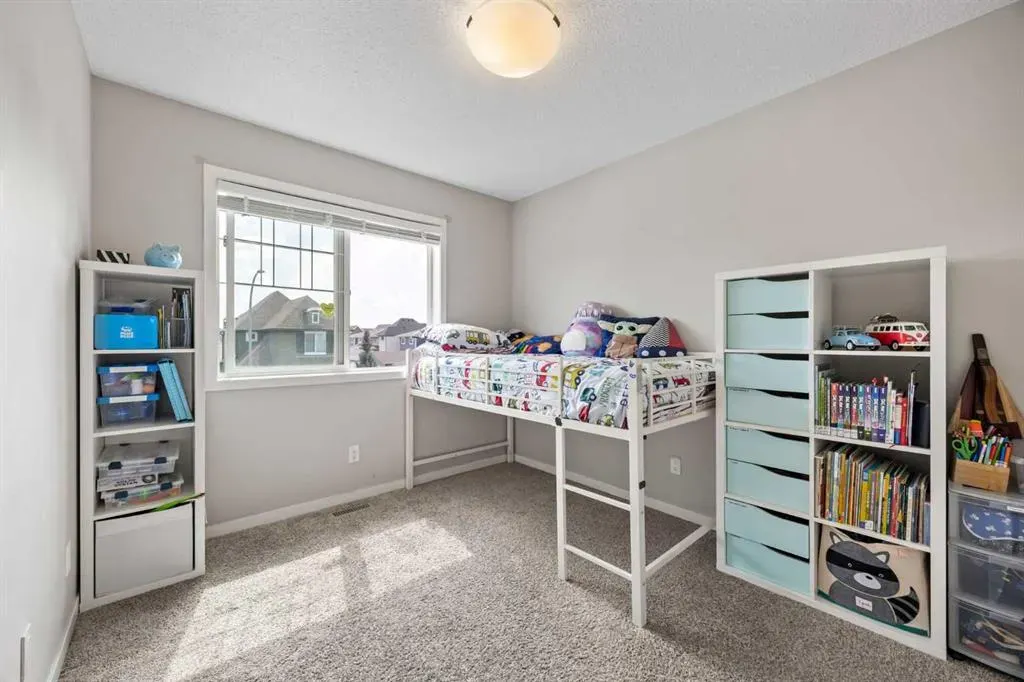 336 Marquis Heights SE