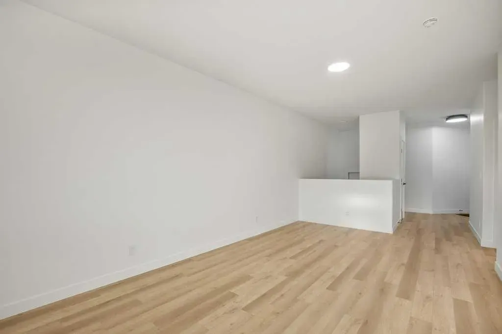 116 Gray Close